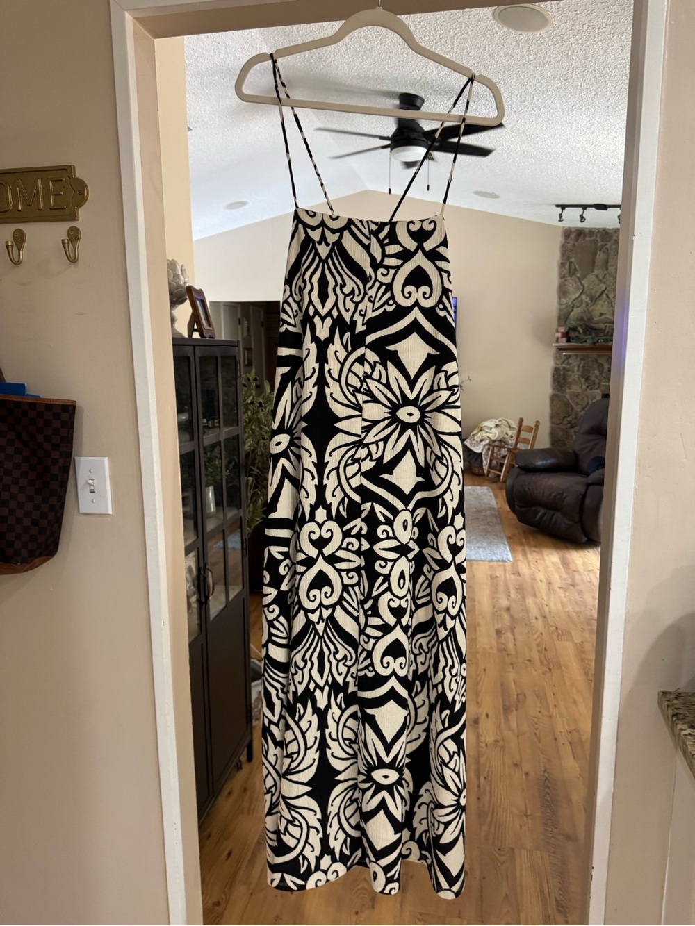 H&M Black and White Floral-Pattern Maxi Dress